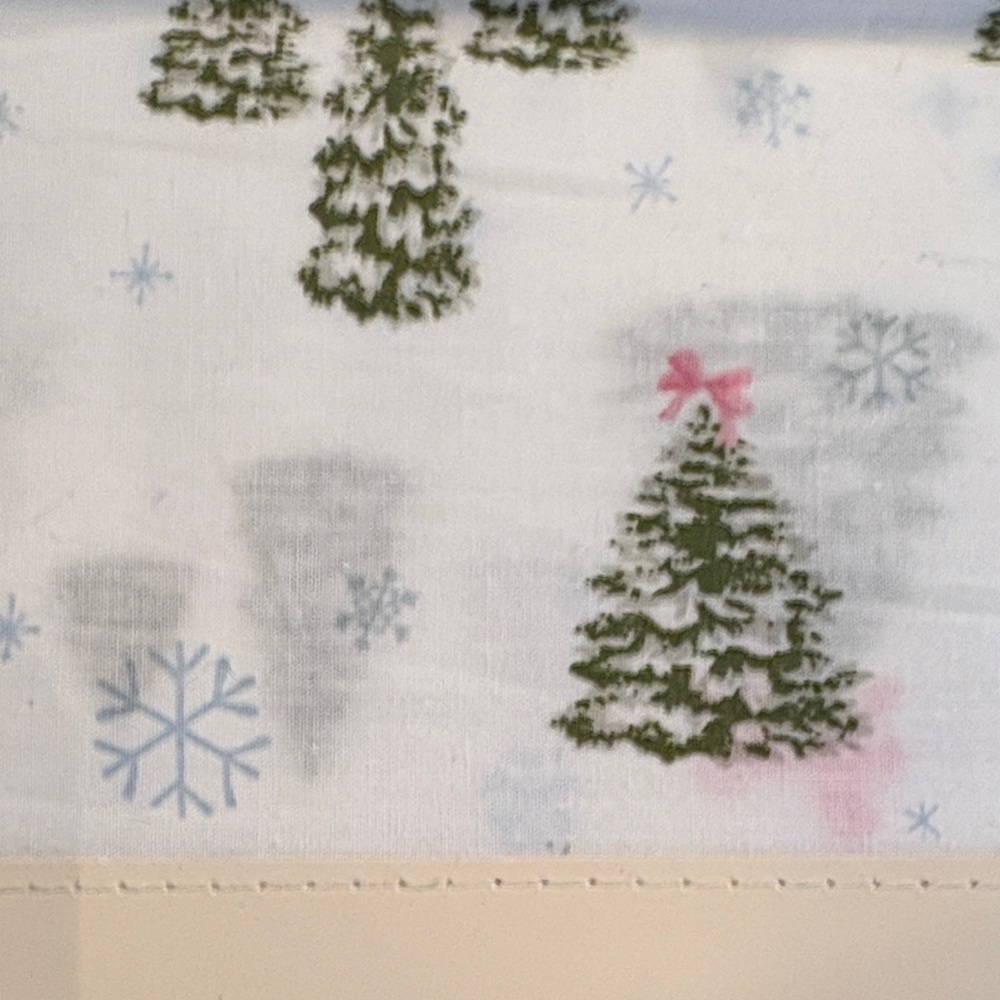 Laura Ashley Cotton Percale Sheet Set with Festive Trees winter brand new Queen - Picture 3 of 3